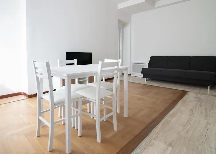 Residenza Corso Palladio 159 *